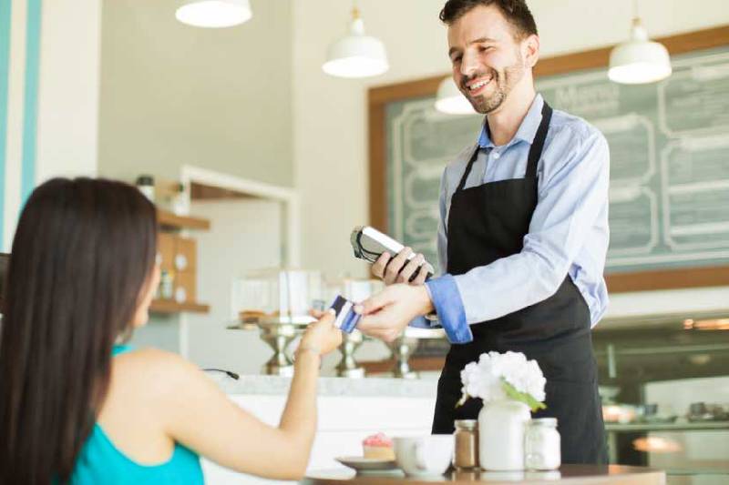 How can employee training sessions help restaurants?